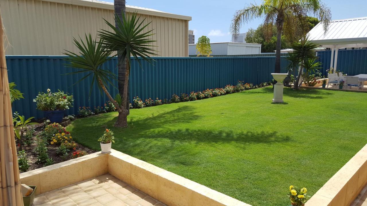 Palm Beach Guest House Rockingham Exterior foto