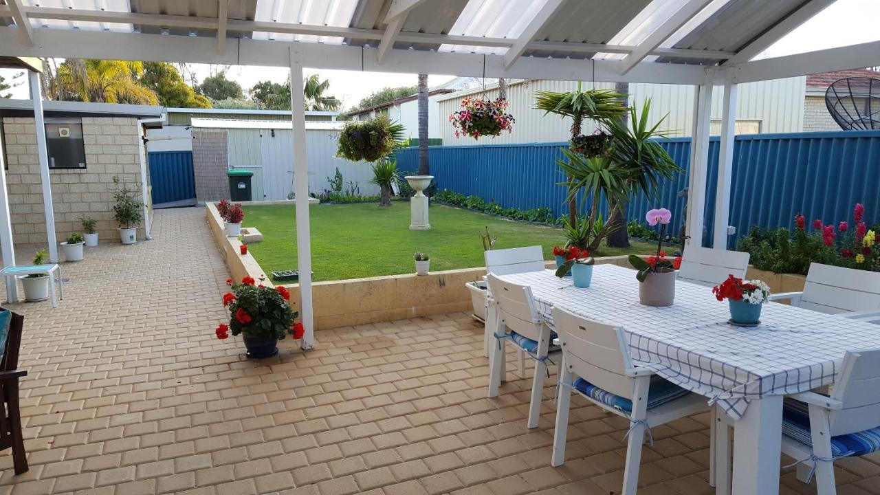 Palm Beach Guest House Rockingham Exterior foto