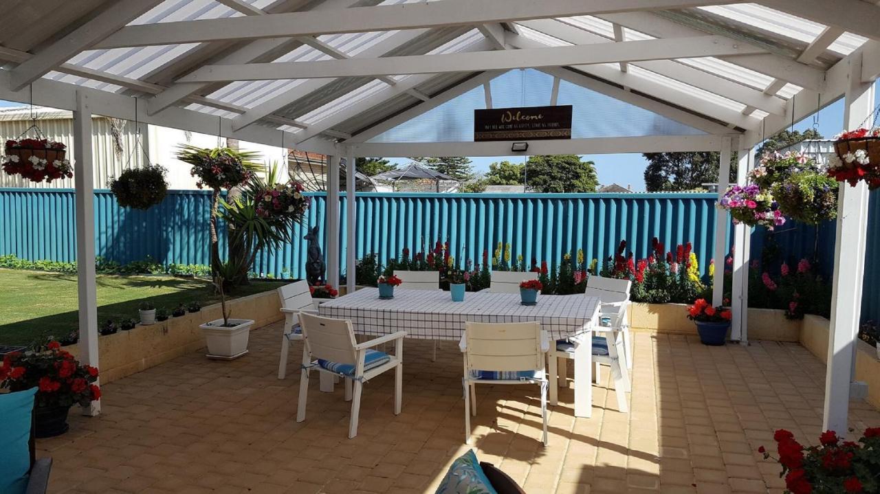Palm Beach Guest House Rockingham Exterior foto