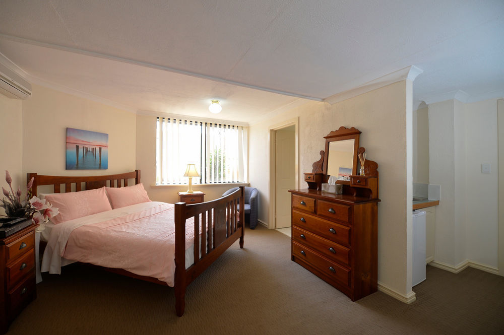 Palm Beach Guest House Rockingham Exterior foto