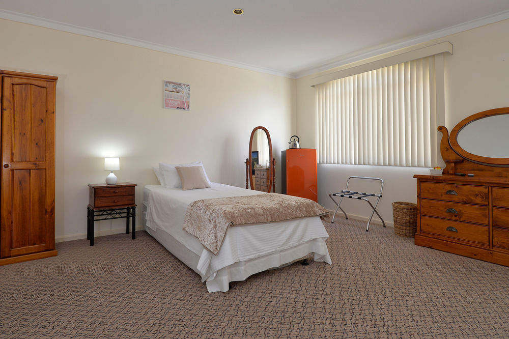Palm Beach Guest House Rockingham Exterior foto
