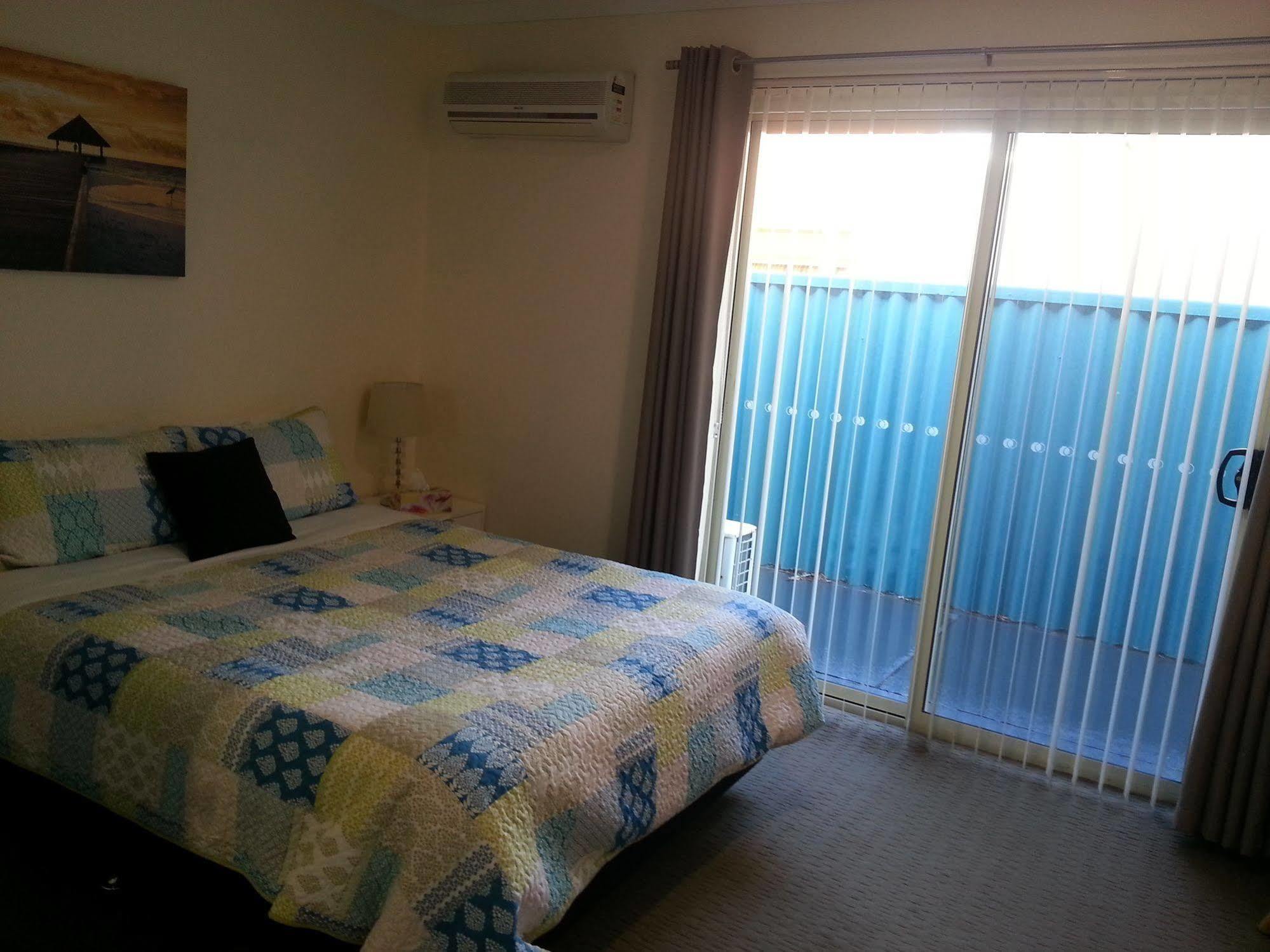 Palm Beach Guest House Rockingham Exterior foto